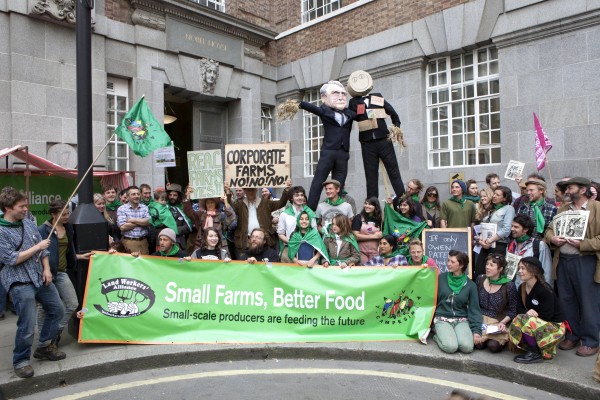 Small farmers' demo outside DEFRA offices